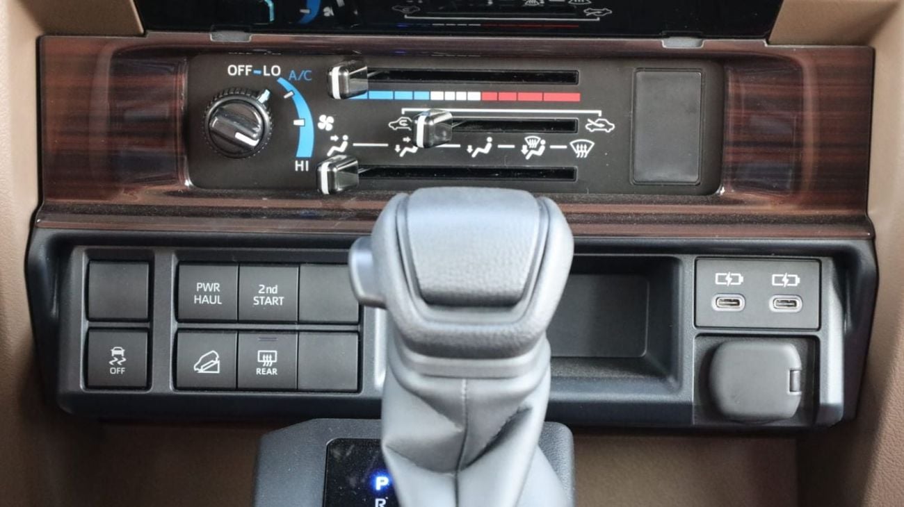 تويوتا لاند كروزر 70 Toyota Land Cruiser LC76 2.8 AT 2026