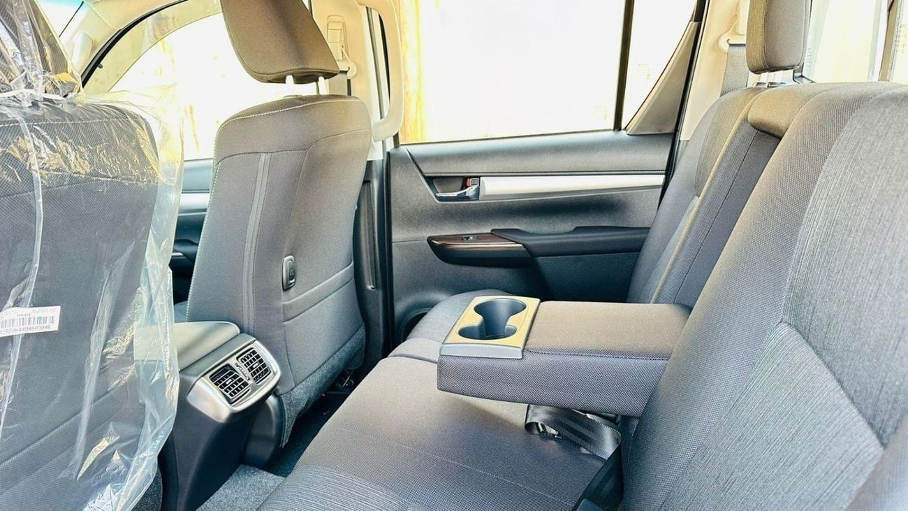 Toyota Hilux SR5 DC 2.7L Petrol 5MT 2025YM Full Option