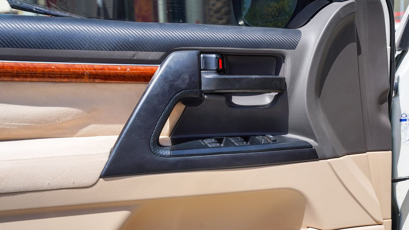 Toyota Land Cruiser GXR