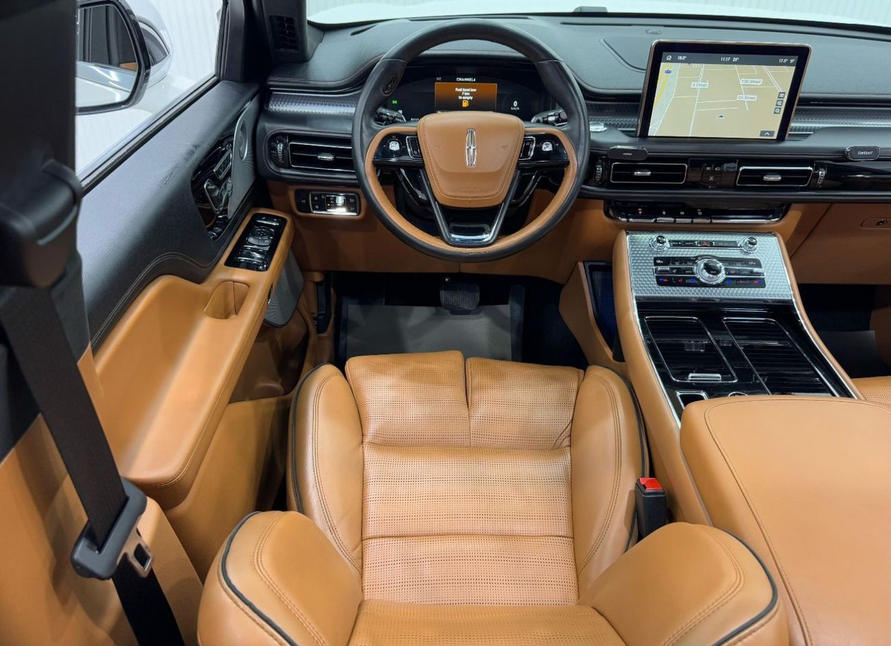 Lincoln Navigator Presidential 3.5L 2020 Lincoln Navigator Presidentail, Warranty, Service History, Excellent Conditio