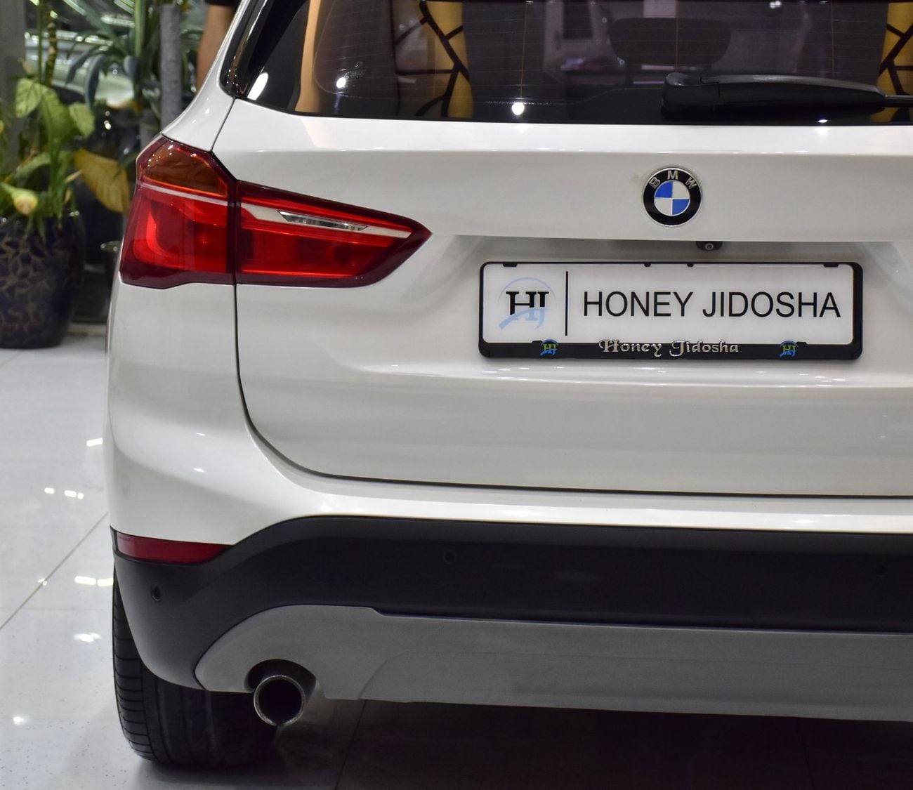 BMW X1 SDRIVE 20i EXCLUSIVE EXCELLENT DEAL for our BMW X1 sDrive20i ( 2017 Model ) in White Color GCC Specs