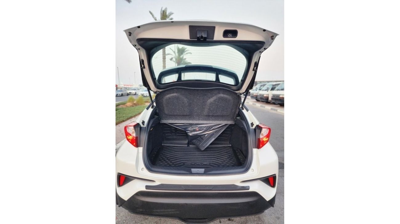 تويوتا CHR TOYOTA C-HR full option 2021