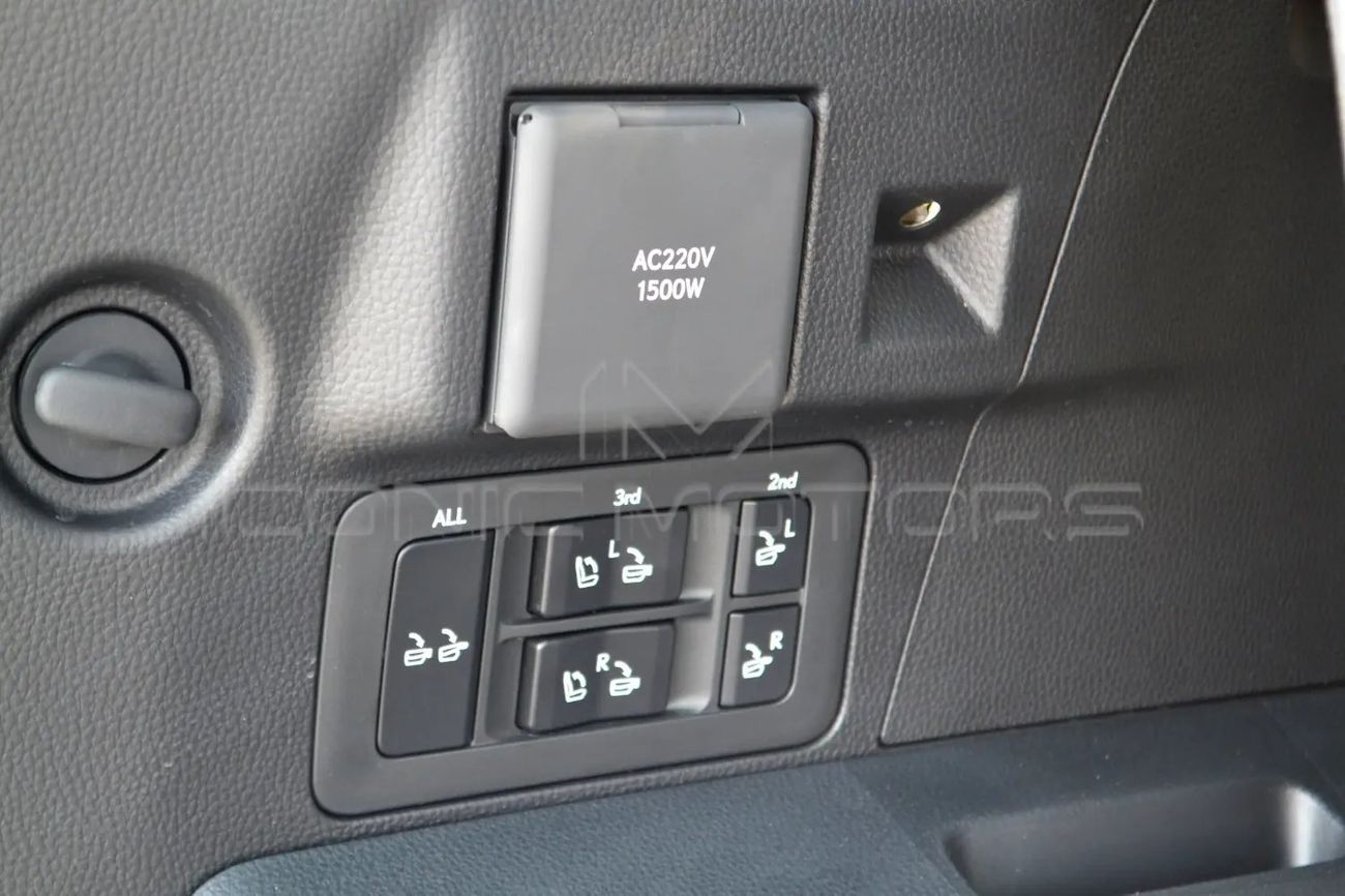 لكزس LX 700h Signature