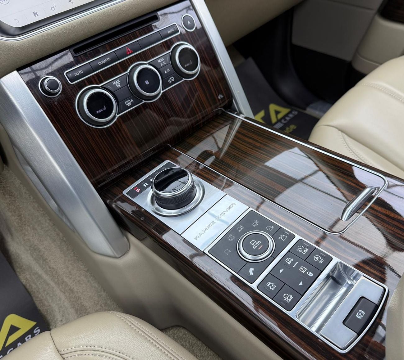 لاند روفر رينج روفر 2017 Range Rover Vogue HSE, Range Rover Full Service History, Excellent Condition, GCC