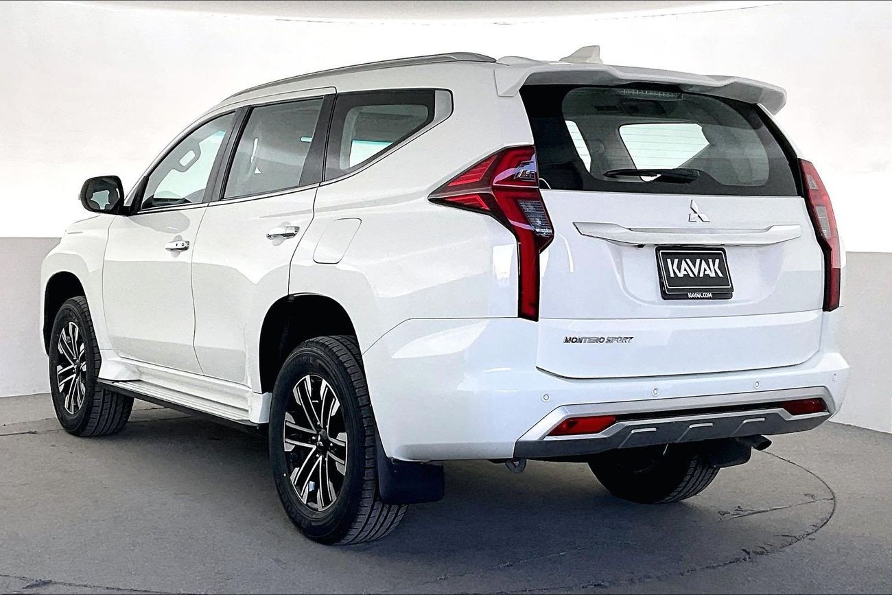 ميتسوبيشي مونتيرو سبورت GLS Premium | National Day Celebration | شامل الضمان | 0 ﺪﻔﻋﺓ ﺃﻮﻟﻯ