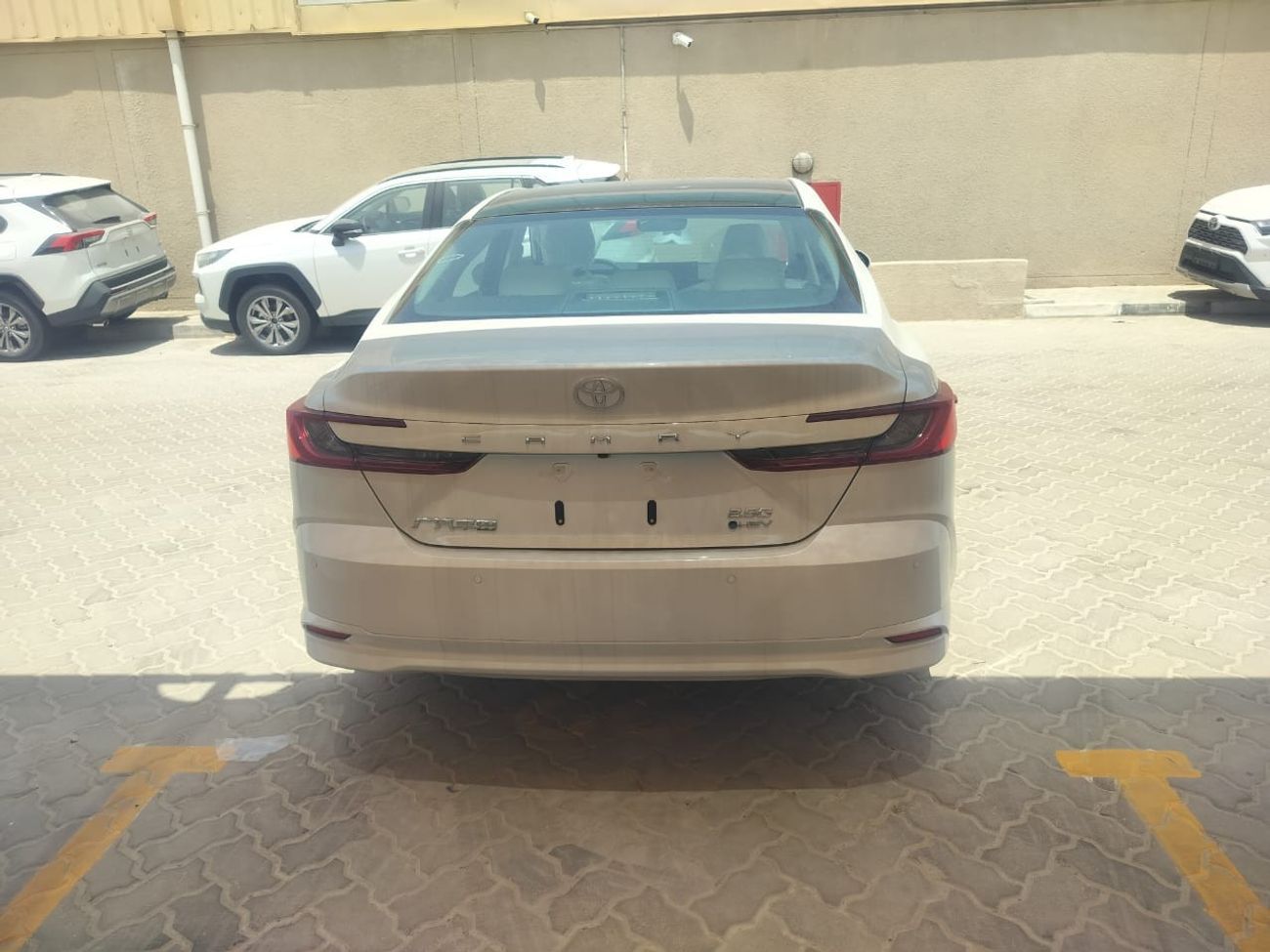 تويوتا كامري Toyota Camry 2025 Twin Engine 2.5HG Premium edition