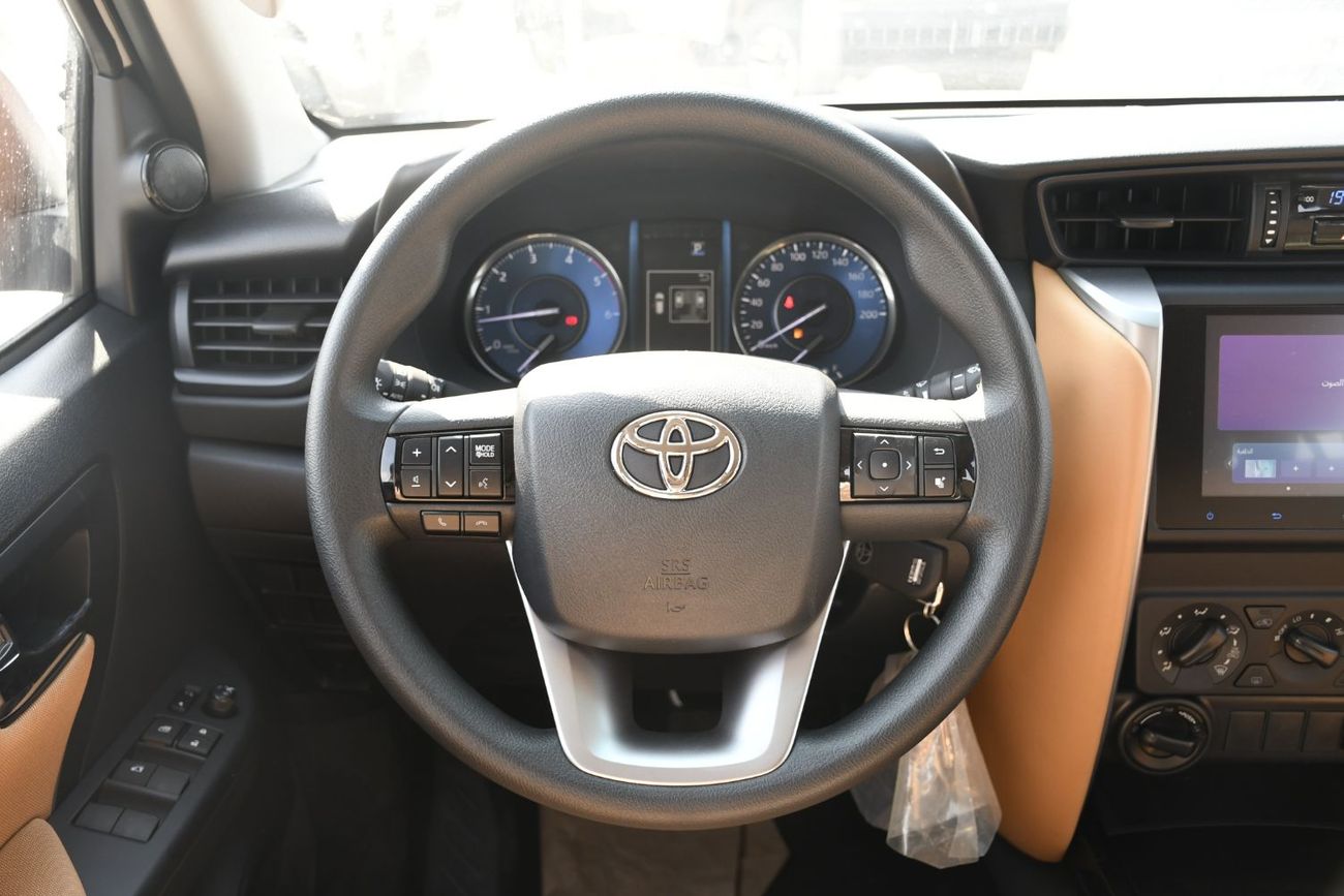 تويوتا فورتونر 2.4L V4 Diesel Automatic  7 Seats GCC (Ready Stock)