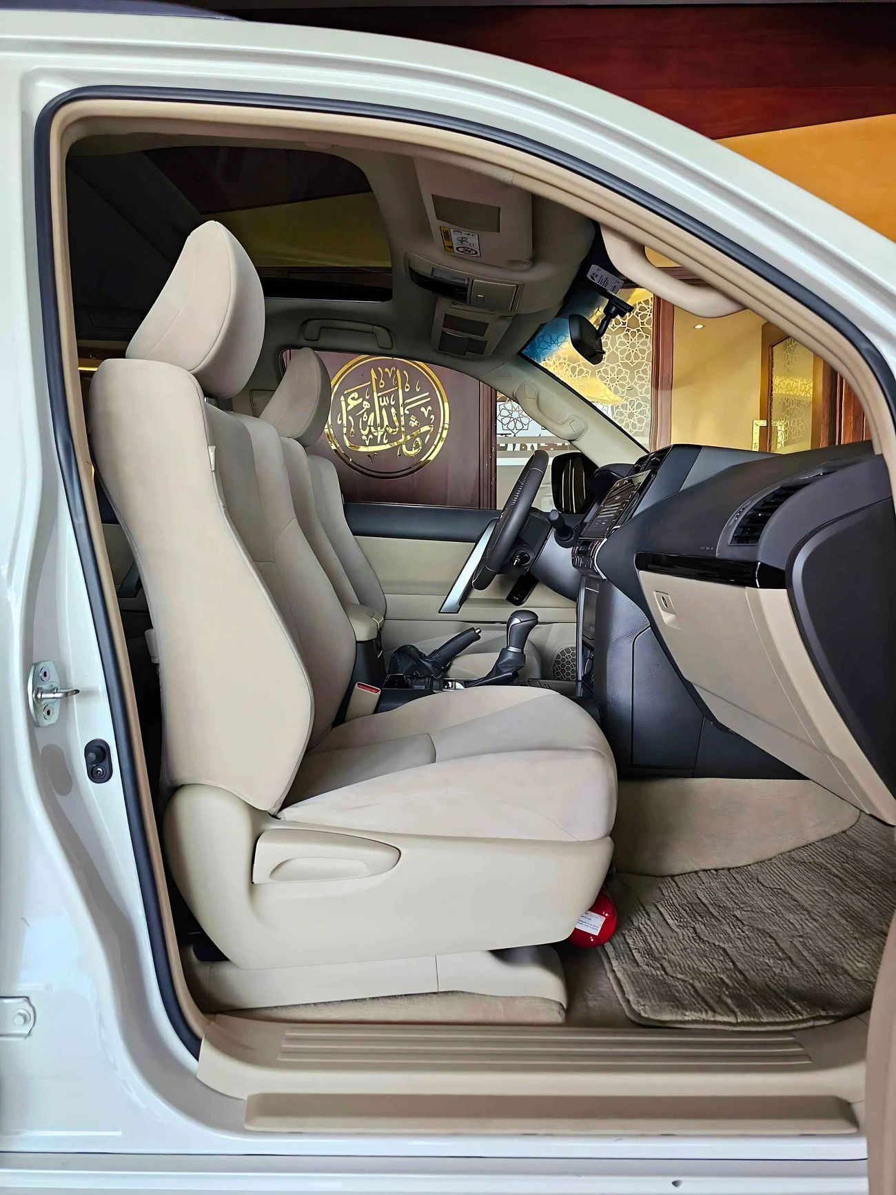 Toyota Prado GXR/ 4.0 V6 / SUNROOF / DVD / FULL OPTION / BACK TYRE / GCC / EXPORT ONLY / LOT#38740