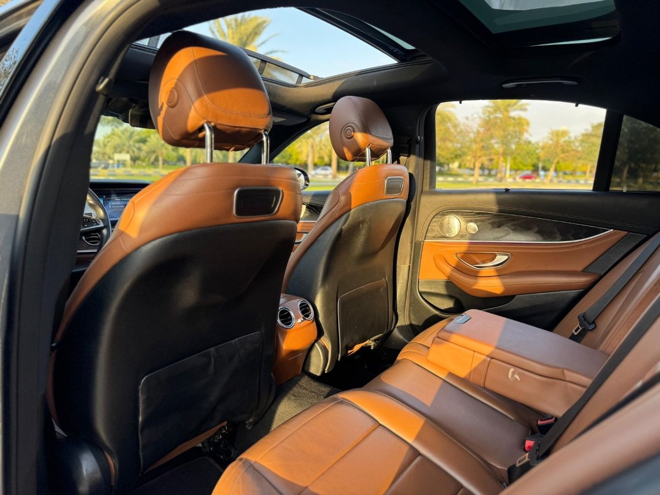 مرسيدس بنز E300 Premium 2.0L