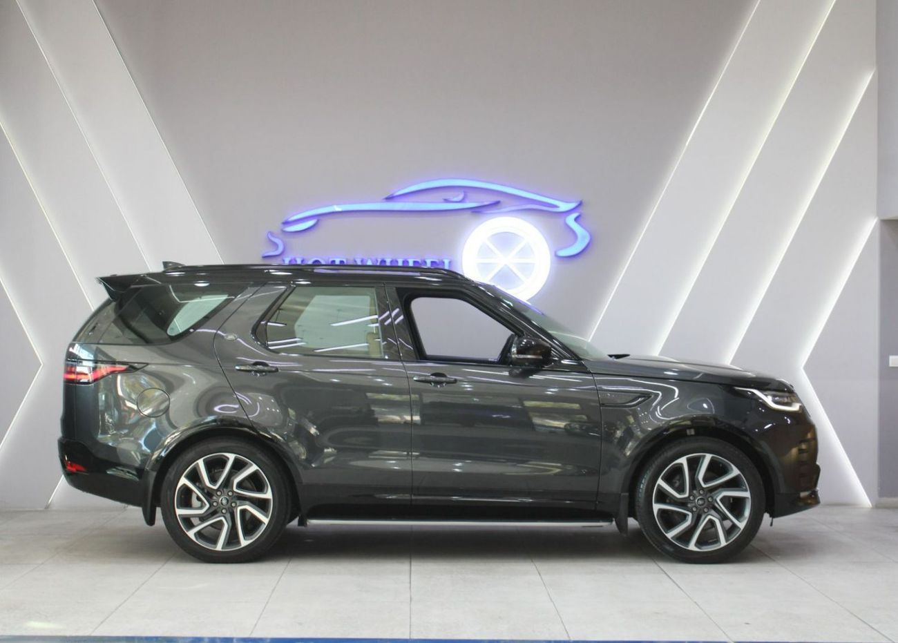 لاند روفر دسكفري P360 - DYNAMIC HSE | GCC Specs