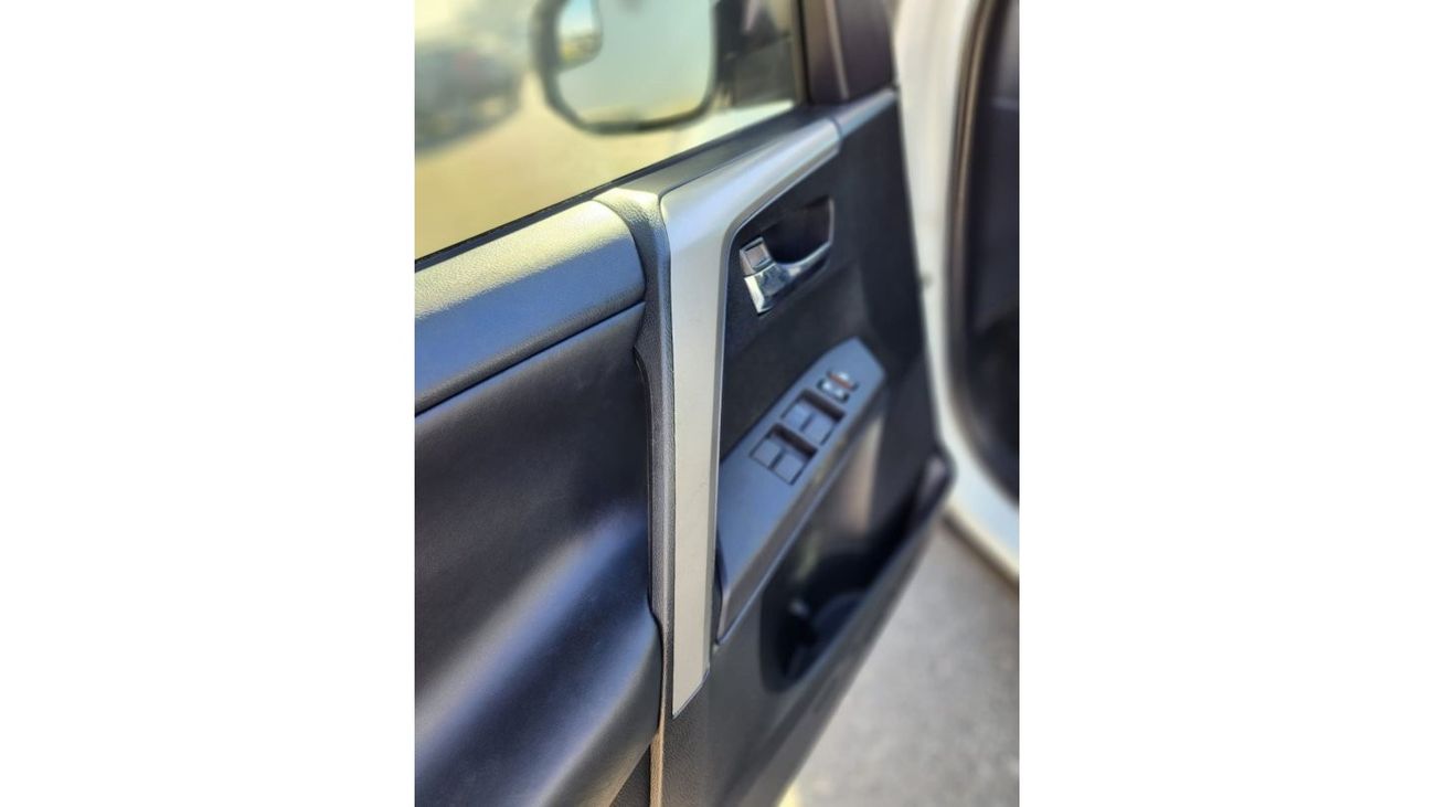 Toyota RAV4 EX TOYOTA RAV4 XLE 2017 FULL OPTION