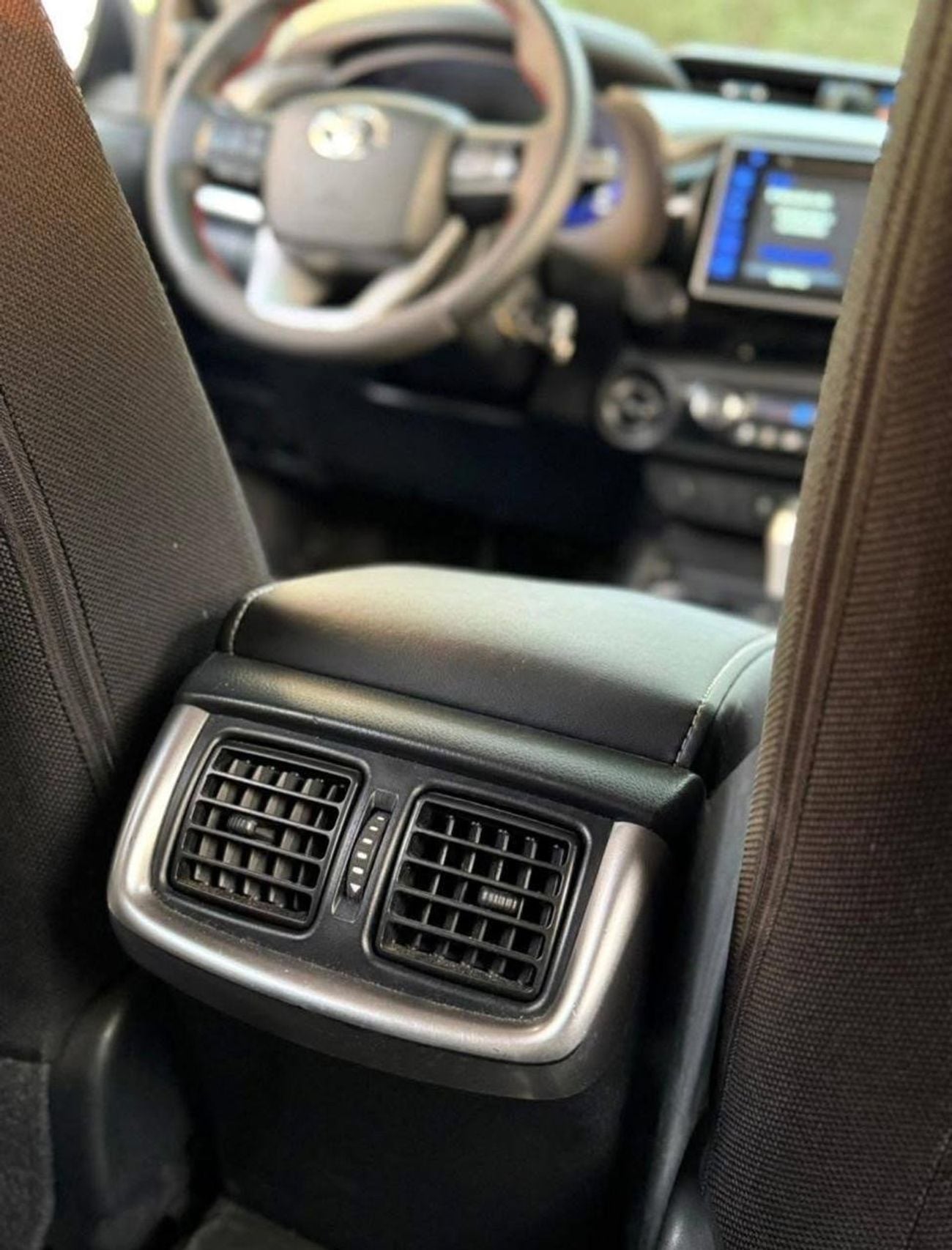 Toyota Hilux GLX 2.7L Double Cab Utility A/T