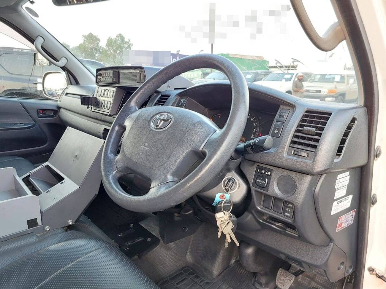 Toyota Hiace TOYOTA HIACE VAN AMBULANCE RHD 2015 MODEL 2.7 L PETROL AUTOMATIC(PM15128)