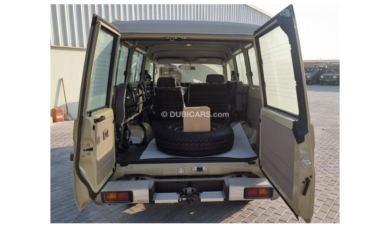 Toyota Land Cruiser 70 Toyota LC 78 4.5 DSL HTOP BEIGE COLOR