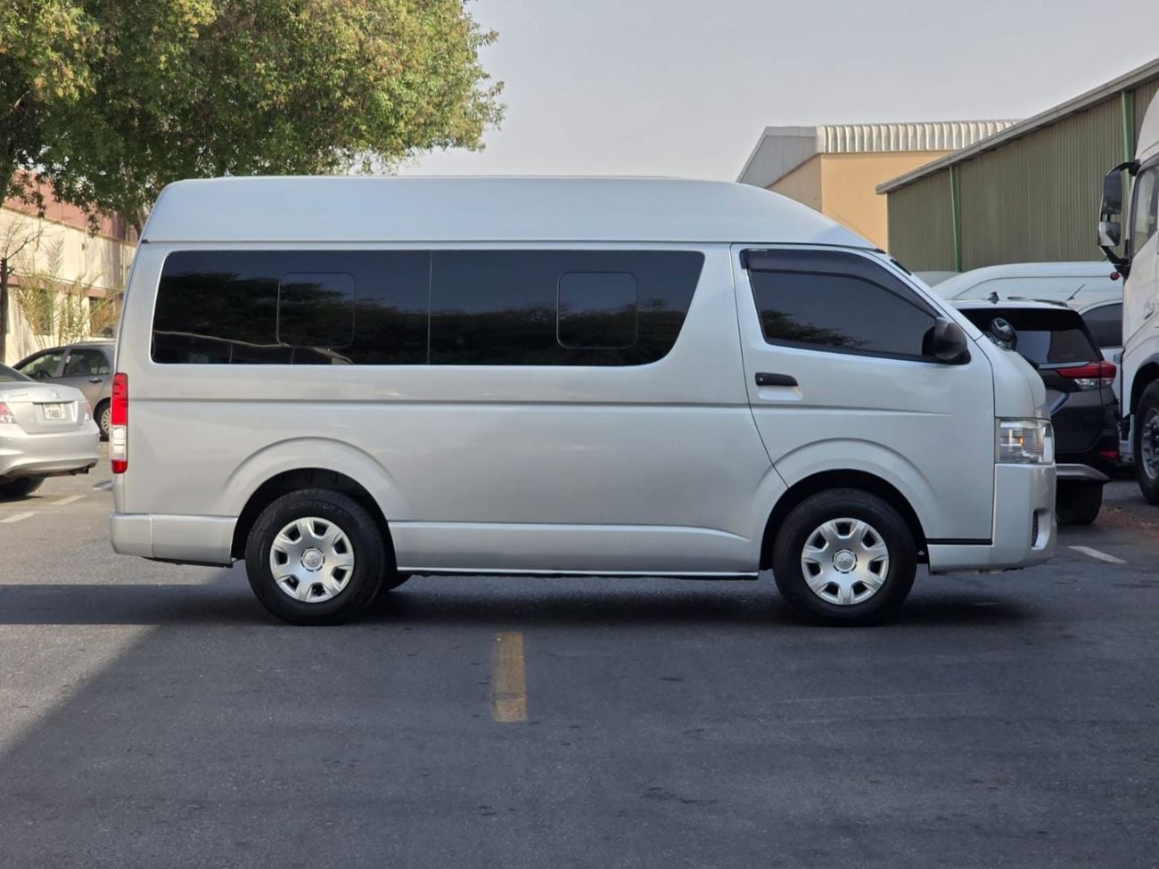 Toyota Hiace 8 SEATER | 2.0 PETROL ENGINE | RHD | AT