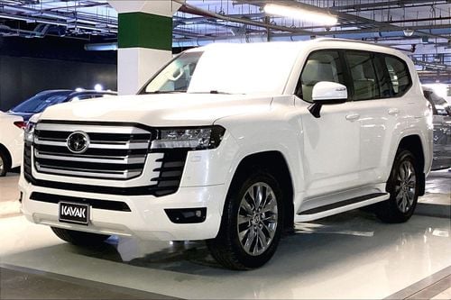 Toyota Land Cruiser GXR | National Day Celebration | Guaranteed Warranty | 0 Down Payment