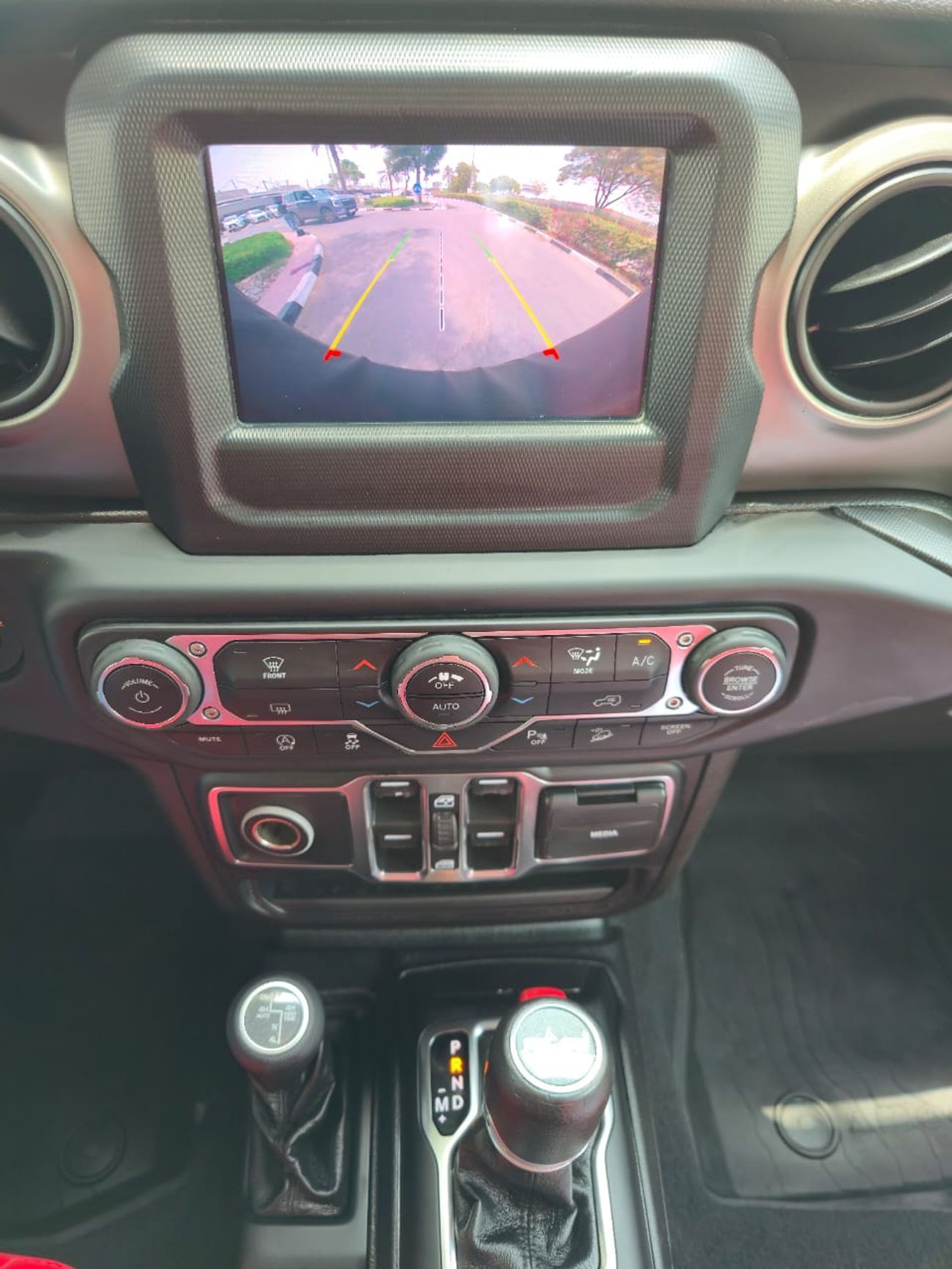 Jeep Wrangler Unlimited Sport 3.6L A/T 2020 GCC FULL BODY KIT WITH WARRANTY IN MINT CONDITION