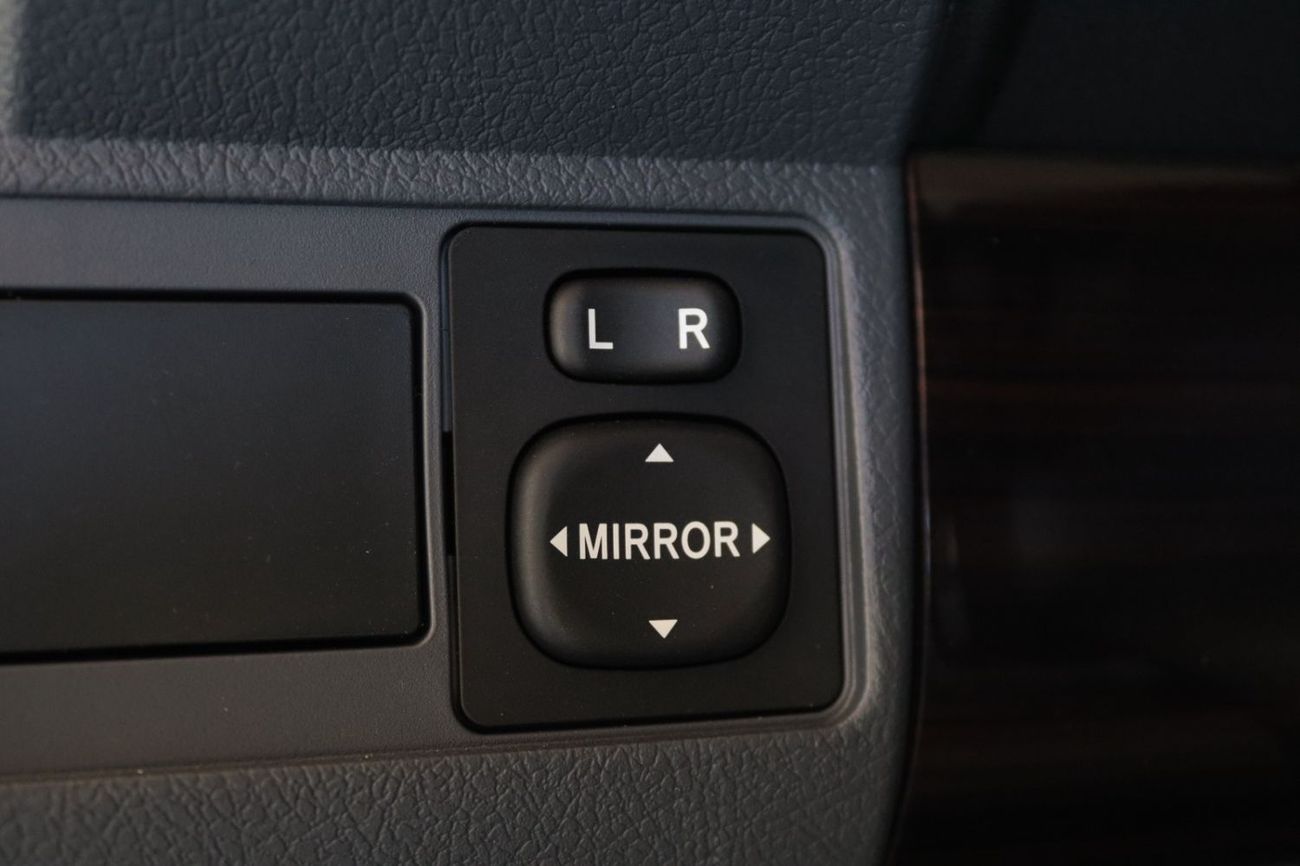 Toyota Land Cruiser GRJ 76 4.0 V6 M/T