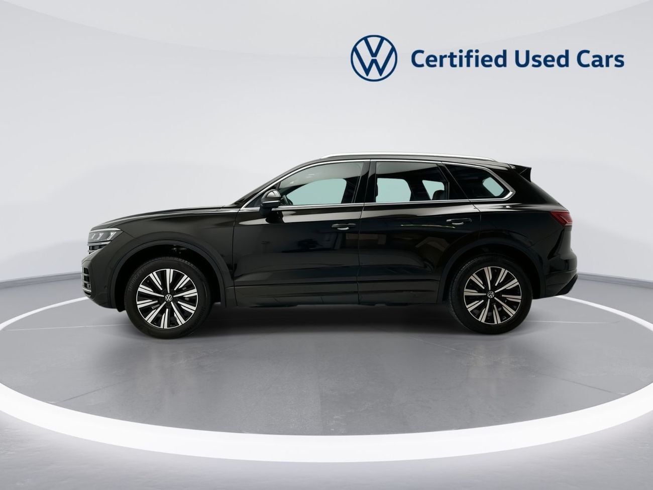 Volkswagen Touareg ELEGANCE with Sunroof - Leather Seats 3L
