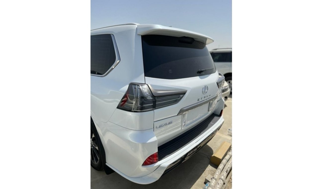 لكزس LX 570 Lexus Lx570 model 2020 RHD Petrol full option