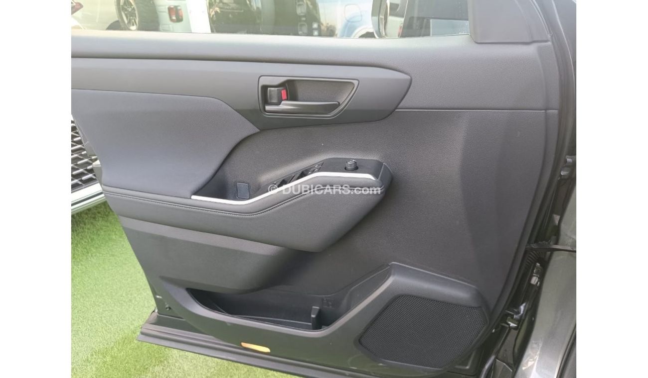 تويوتا هايلاندر Toyota Highlander 2023 Hybrid.The car is in excellent condition, not damaged, not painted, history i