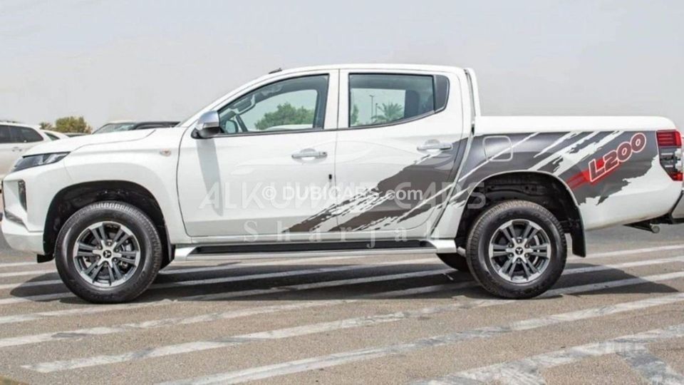 New Mitsubishi L200 GLX 2.4L Diesel AT MY2023 2023 for sale in Dubai