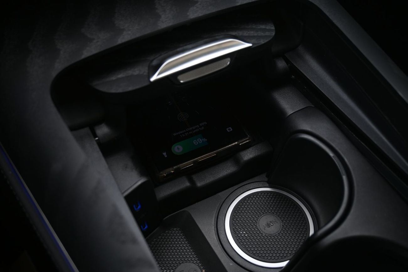 Mercedes-Benz E200 Mercedes-Benz E200 2.0L Turbo + Mild Hybrid Model 2026