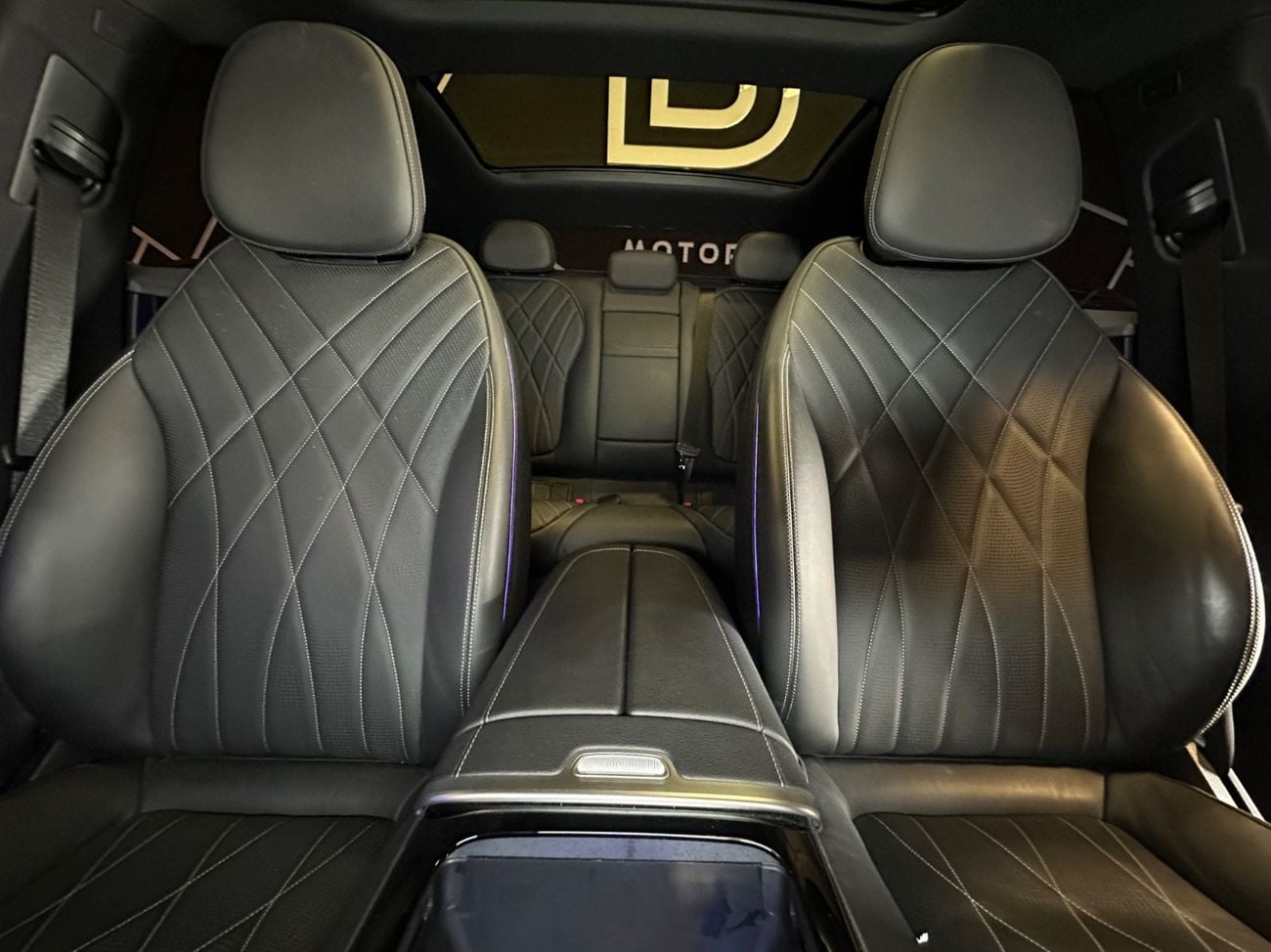 مرسيدس بنز EQE 350+ Premium +