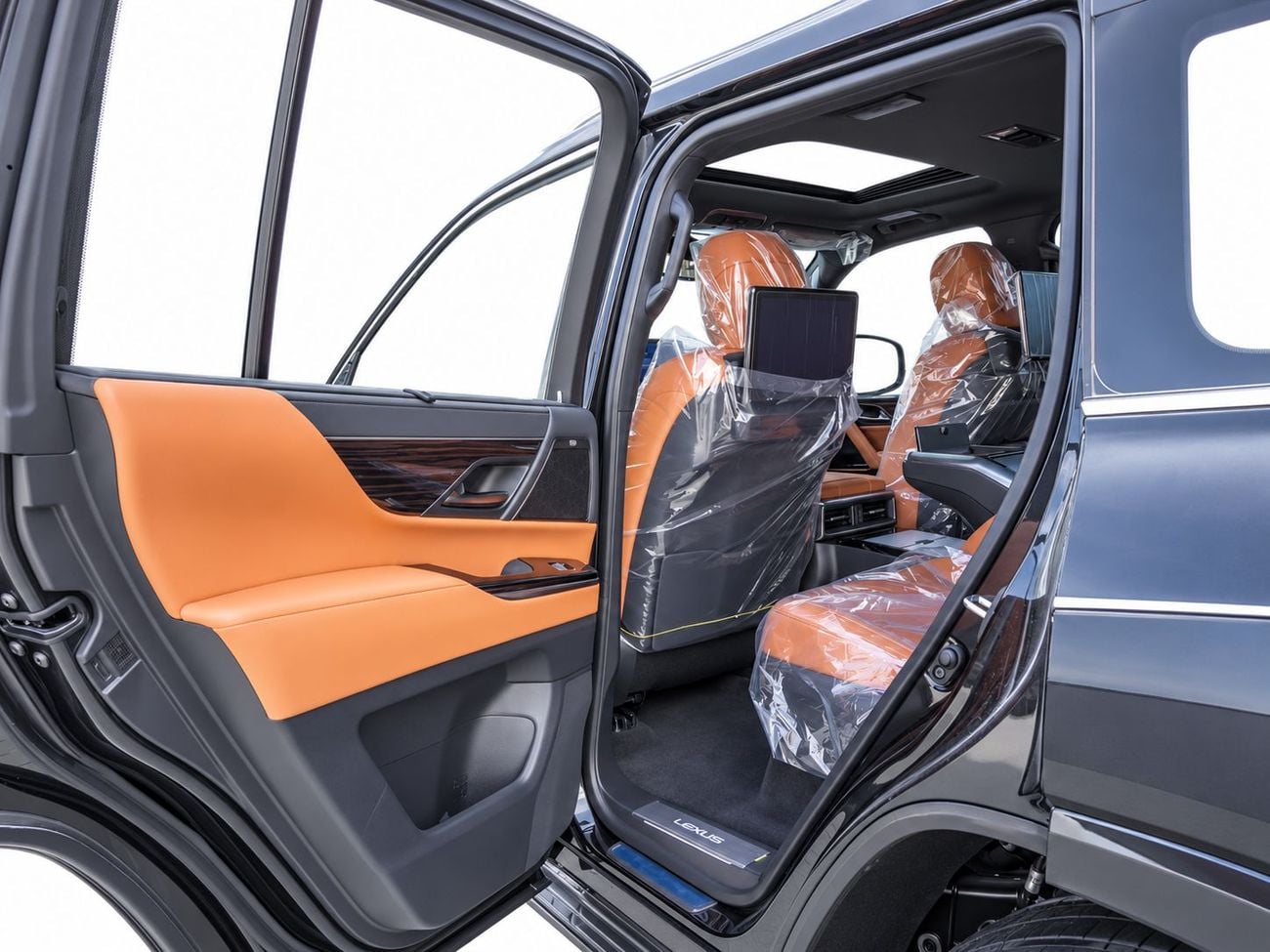 لكزس LX 600 VIP ECTAV0003 - لكزس LX600 VIP موديل 2026 - محرك بنزين 3.5 لتر، ناقل حركة أوتوماتيكي - لون أسود مع مقصور