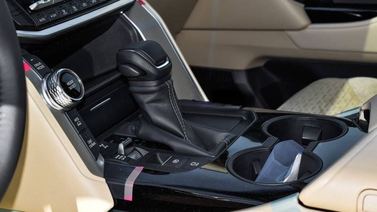 تويوتا لاند كروزر GXR 4.0L 2025