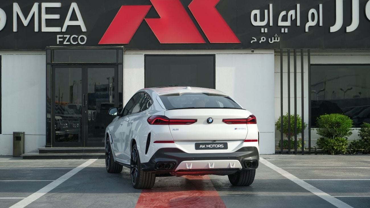 بي أم دبليو X6 M60i xDrive لون أبيض معدني - تان، إصدار 2026 للتصدير فقط