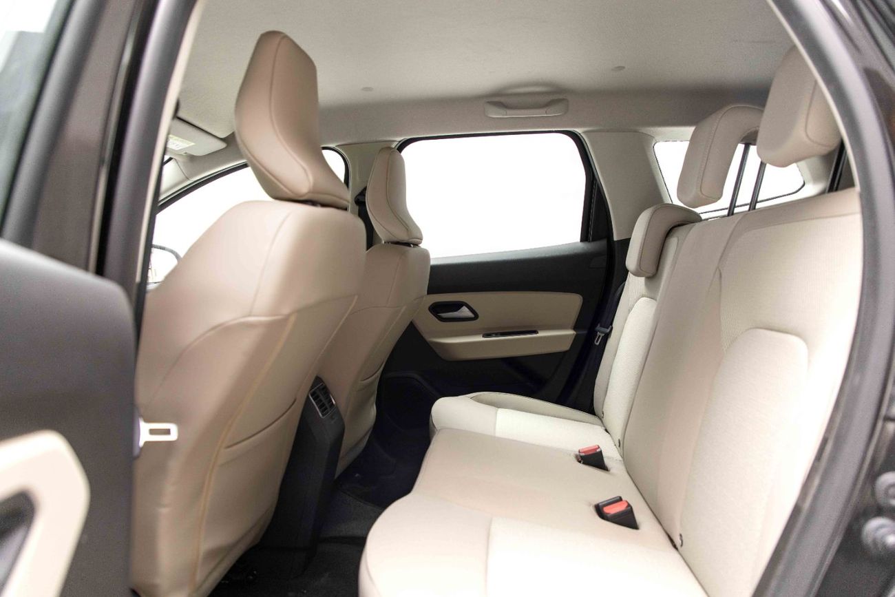 رينو داستر SE 1.6L - Black Inside Black | Export Only