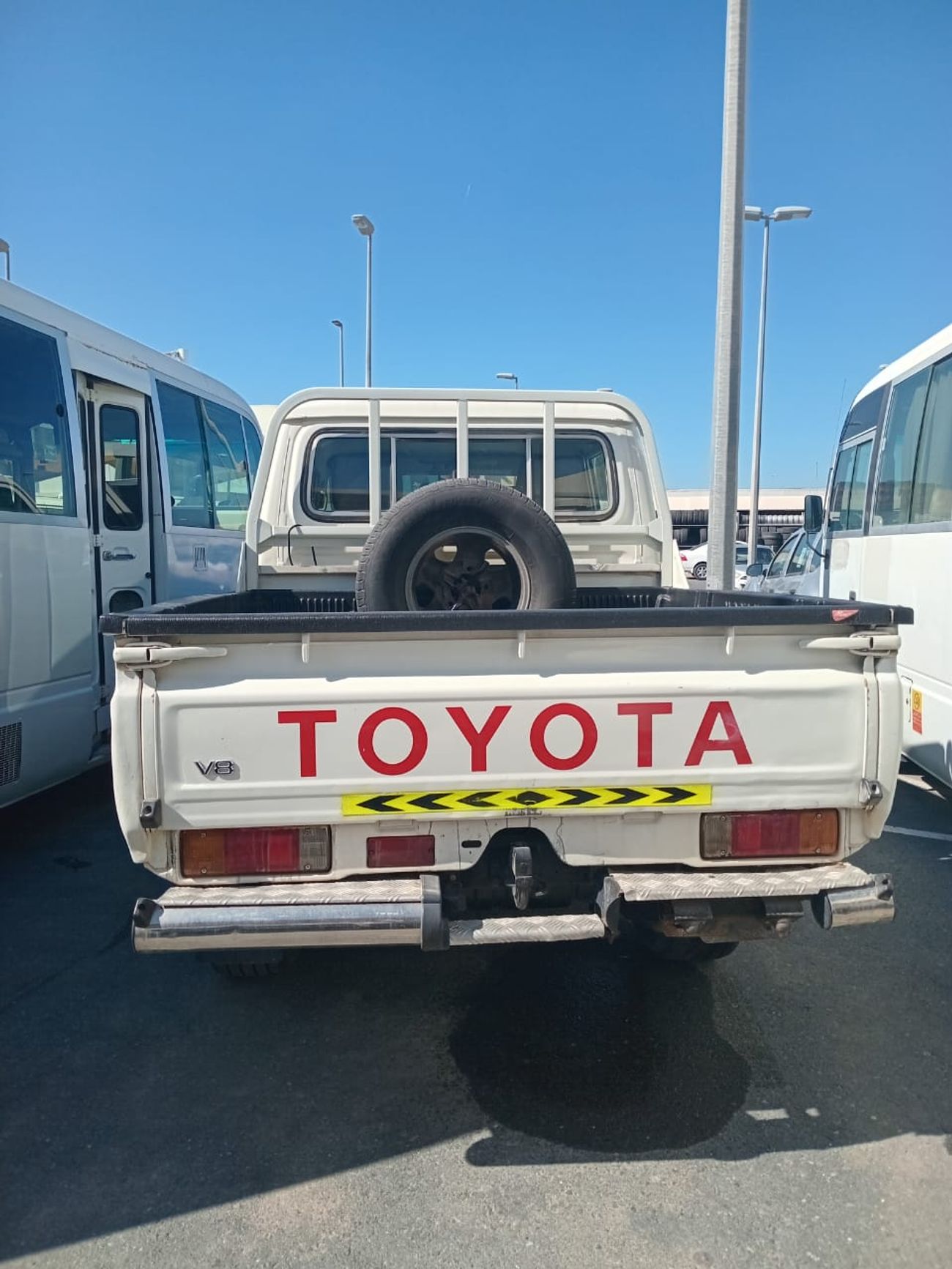 تويوتا لاند كروزر بيك آب DC 4.5L V8 TURBODIESEL MANUAL TRANSMISSION