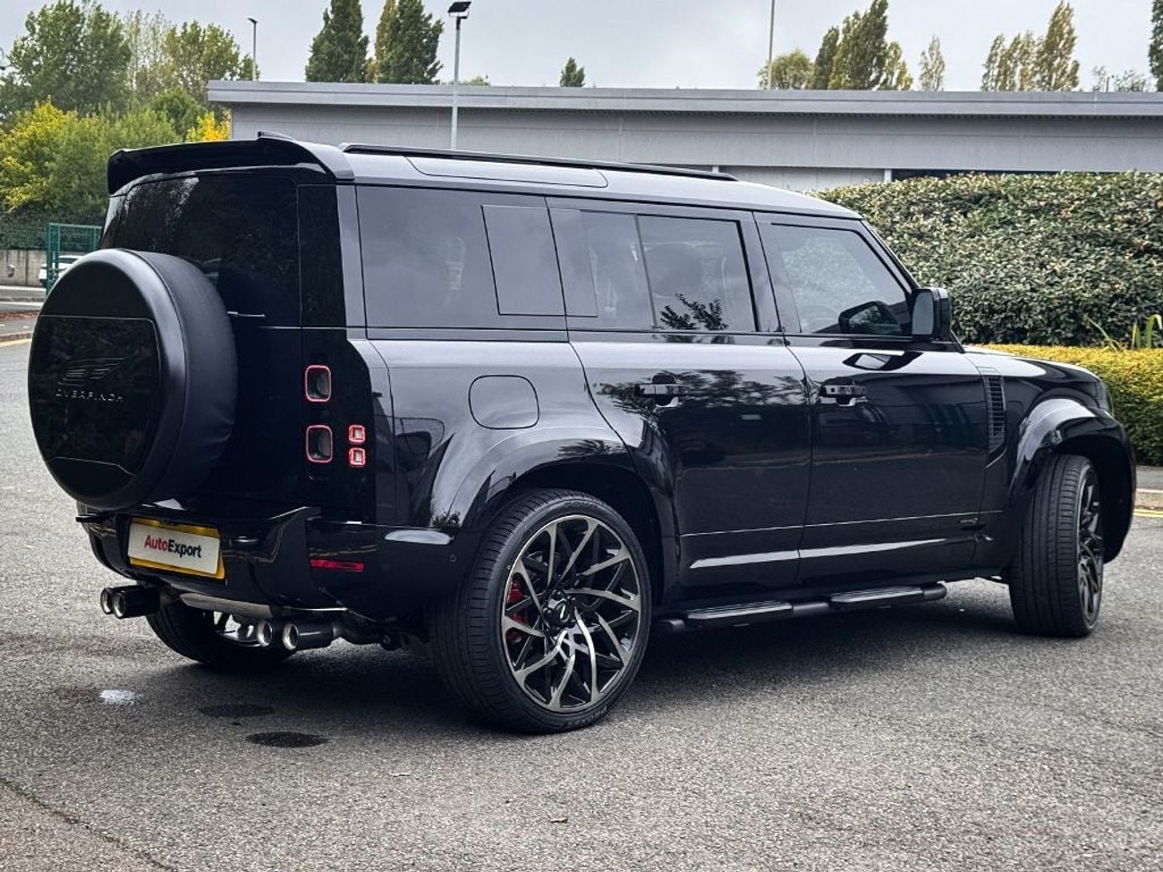 Land Rover Defender 110 X P425 5.0L V8 OVERFINCH in RIGHT HAND DRIVE (EXPORT ONLY)