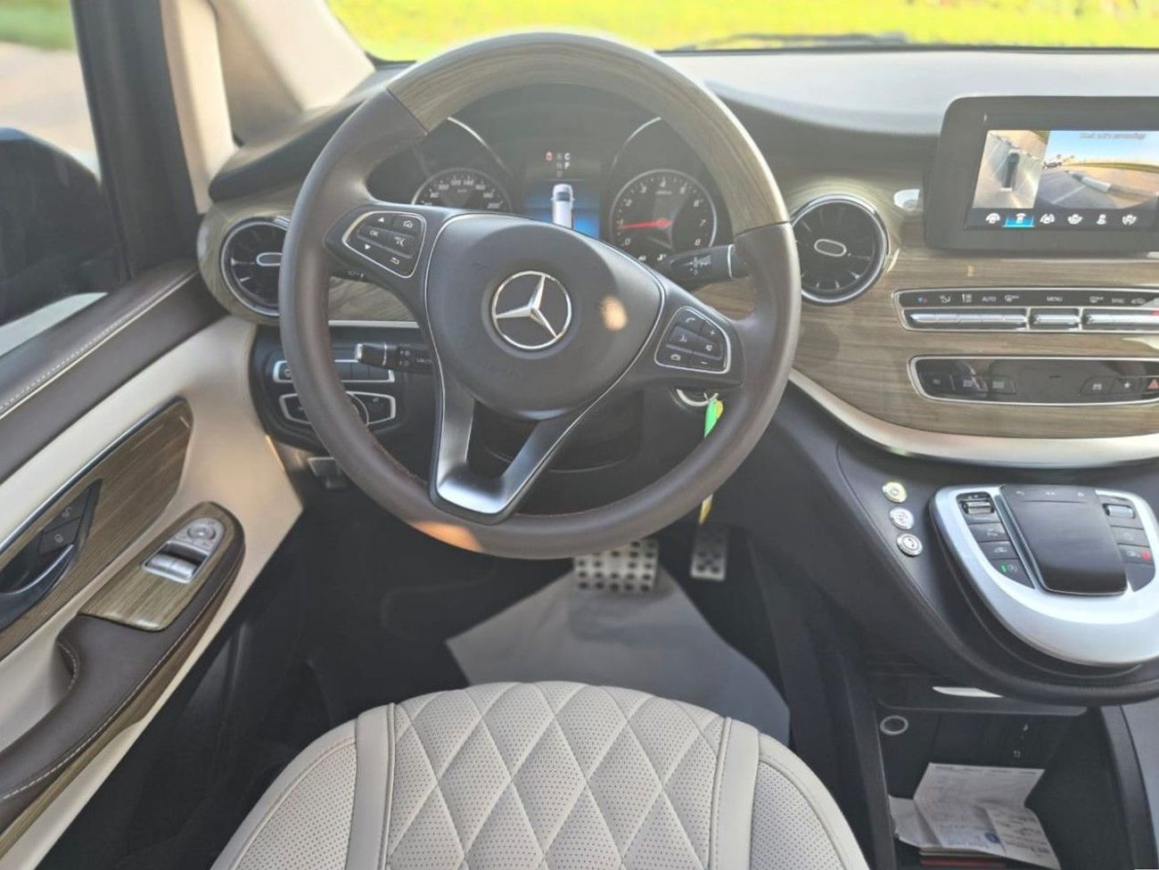 Mercedes-Benz V 250 2.0L in LEFT HAND DRIVE (LOCAL)