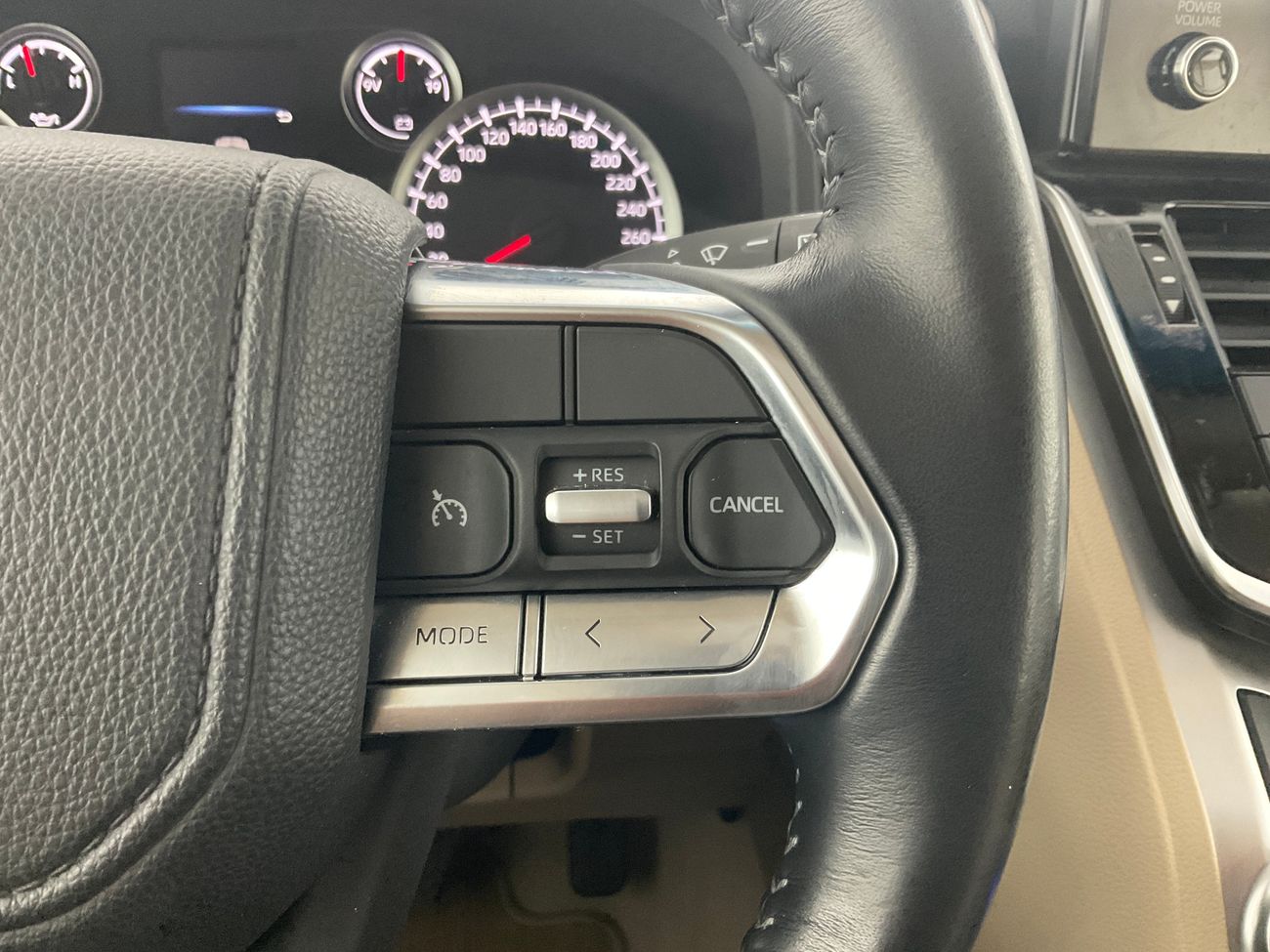 تويوتا لاند كروزر Black Edition (EXR) | شامل الضمان | 0 ﺪﻔﻋﺓ ﺃﻮﻟﻯ