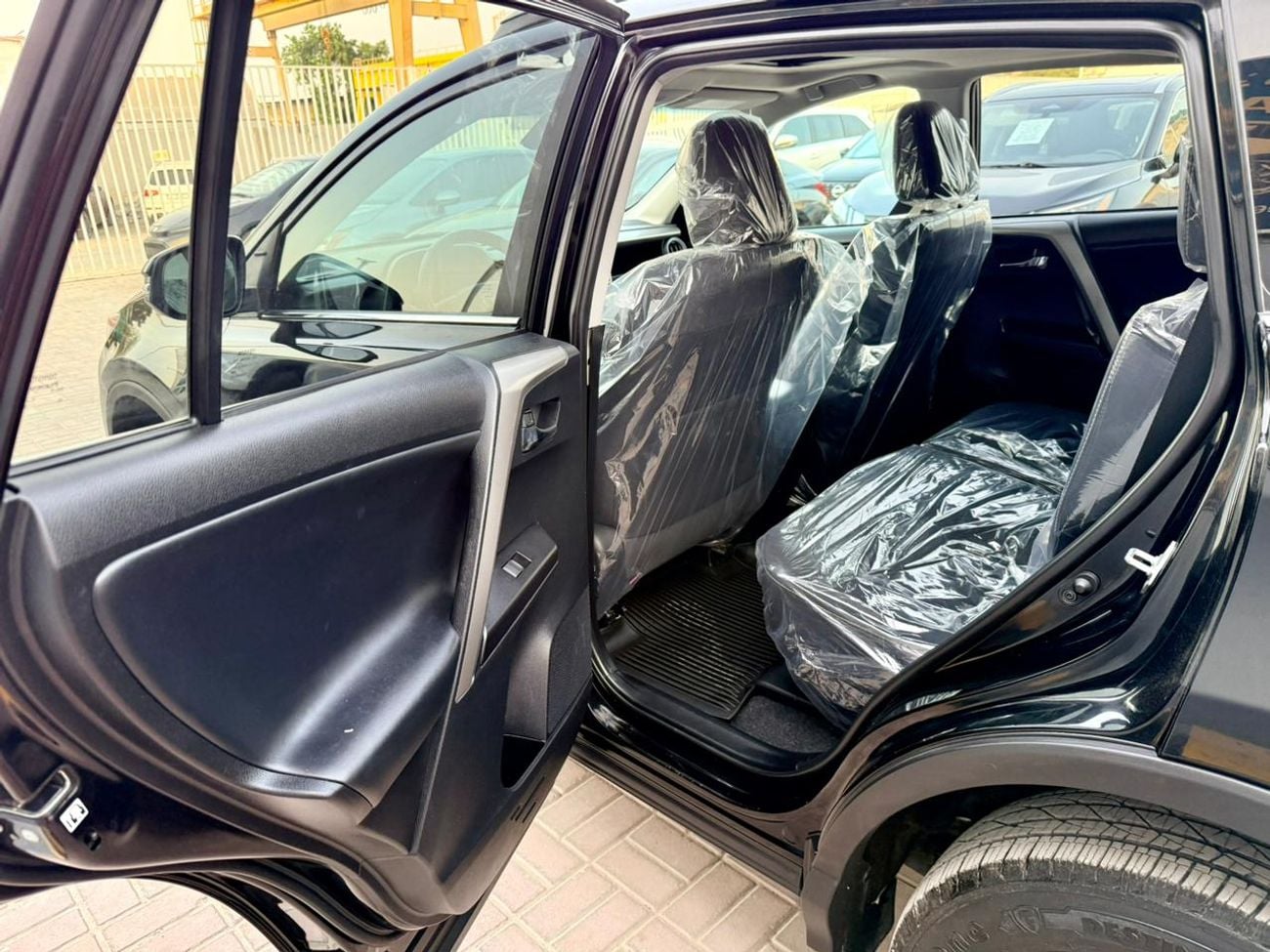 Toyota RAV4 2018 Toyota Rav4 XLE  ADVENTURE 4x4 AWD Full Option