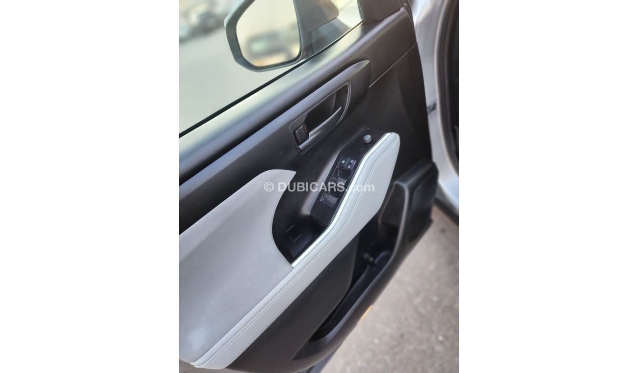 تويوتا هايلاندر TOYOTA HIGHLADER 2020 MODEL CLEAN CAR