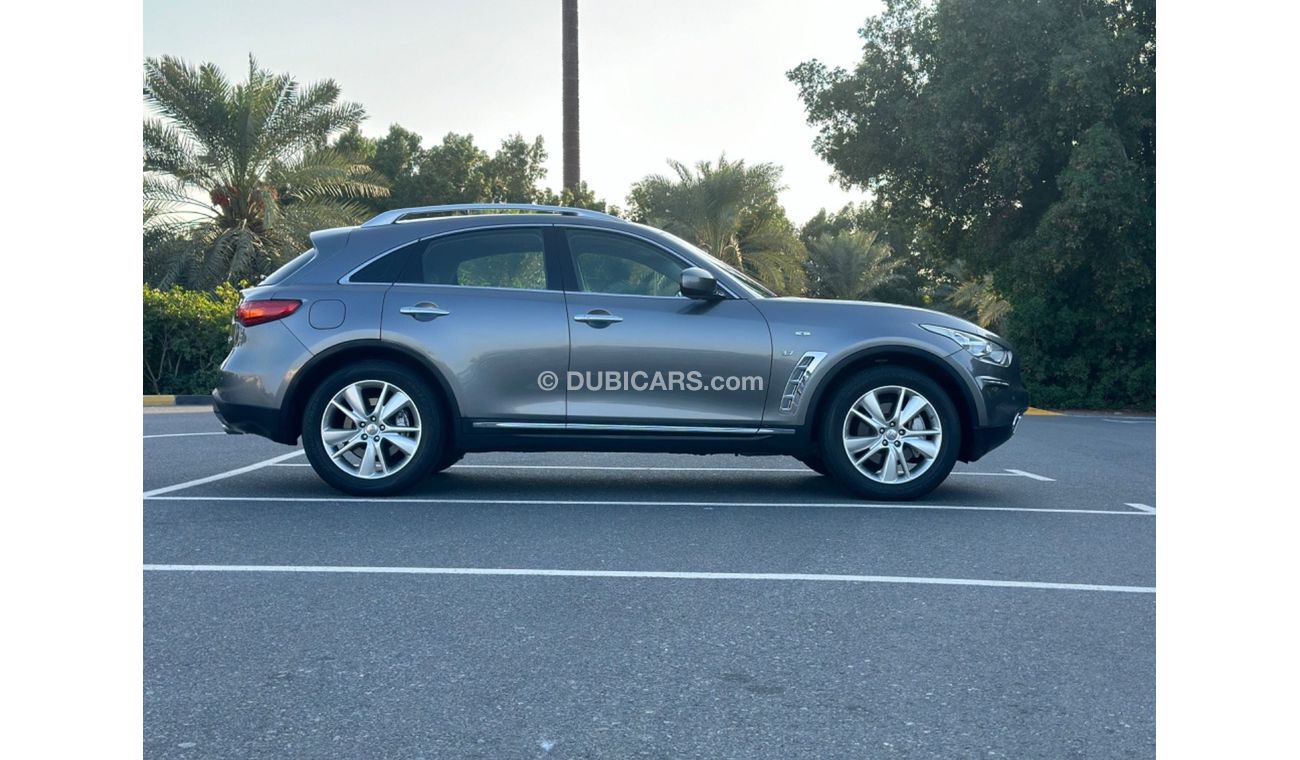 Infiniti QX70 Luxury Plus MODEL 2014 GCC CAR PERFECT CONDITION INSIDE AND OUTSIDE FULL OPTION ONE OWNER 2 keys Pan