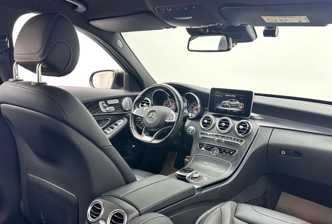 Mercedes-Benz C 63 AMG Std 4.0L Sedan