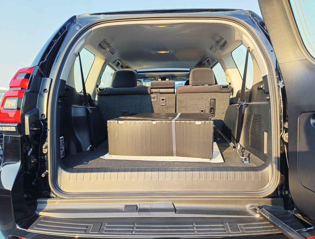 تويوتا برادو TXL / 2.7L Petrol / Push Start / Digital AC / Sunroof (CODE # P27TXLDV5)