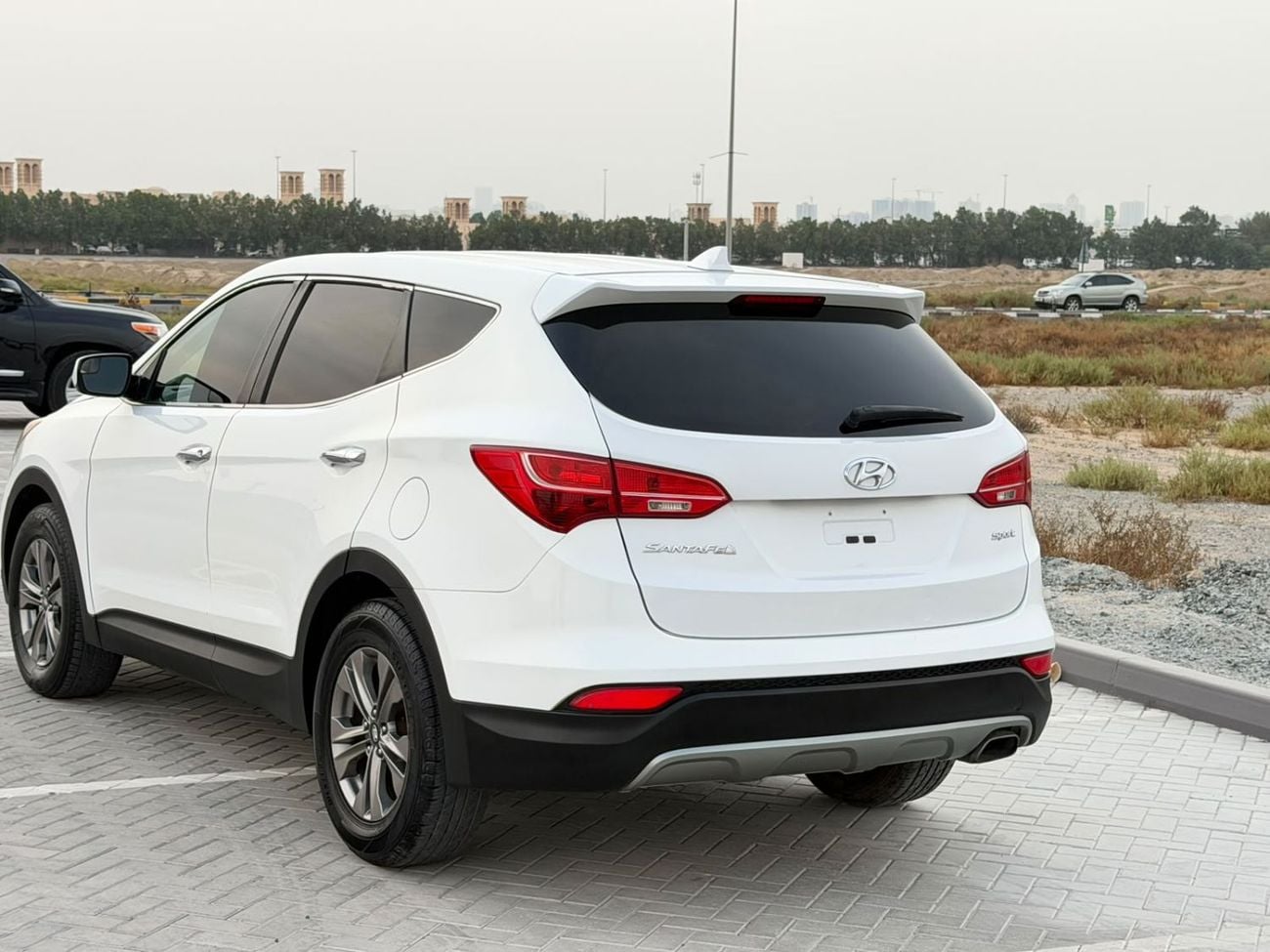 Hyundai Santa Fe SPORT Steering wheel controls, central locking