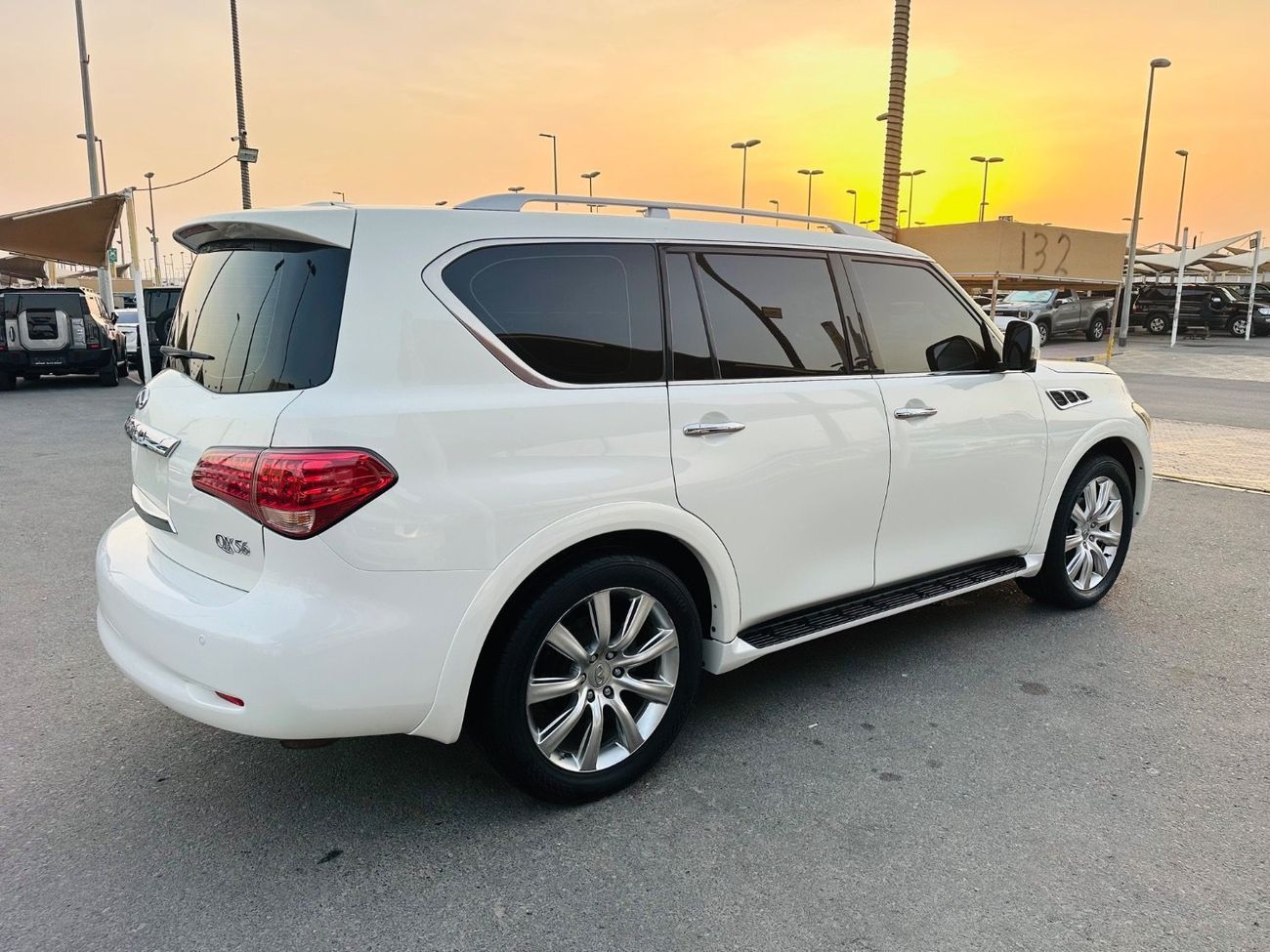 Infiniti QX56 