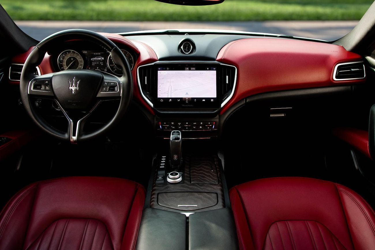 مازيراتي جيبلي GranLusso | 2,546 P.M  | 0% Downpayment | Amazing Condition!