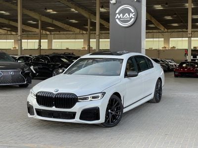 BMW 750i M PACKAGE / V8 TT 4.4L / PANORAMIC SUNROOF / 360 CAMERA / BIG SEATS / 20” RIMS / LOW MILEAGE