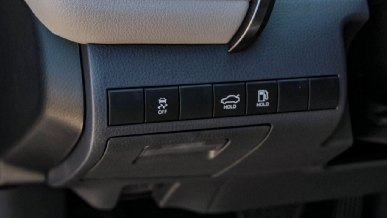 تويوتا كامري 2.5L LE 5 SEATER A/C - 2X AIRBAGS ABS Automatic (Export Only)