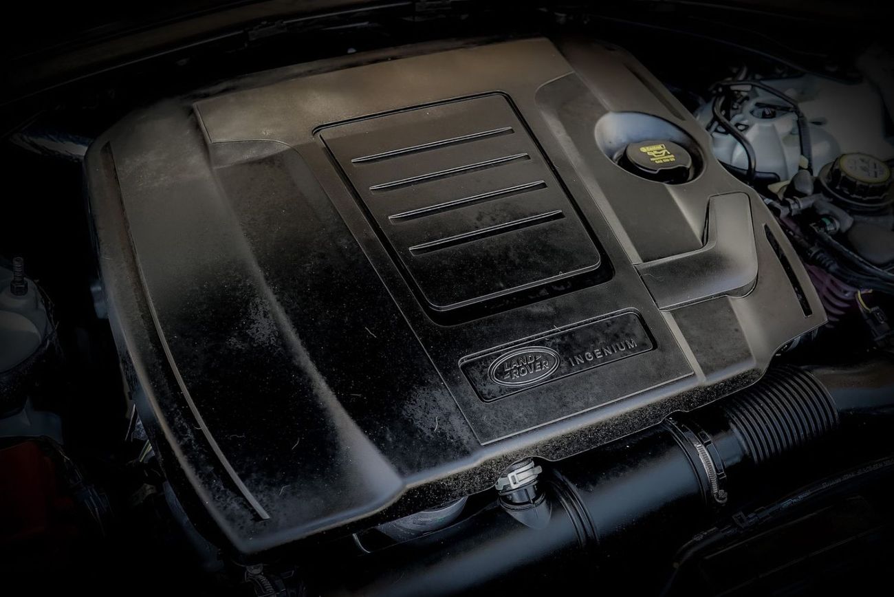 لاند روفر رينج روفر فيلار P250 R-Dynamic SE 2.0L R-DYNAMIC HSE