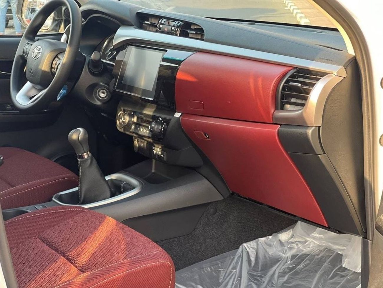 Toyota Hilux D/C 2.7L 4X4 PTR M/T // 2025 // HIGH OPTION WITH SEAT VENTILATION , LED LIGHT , POWER WINDOWS // SPE