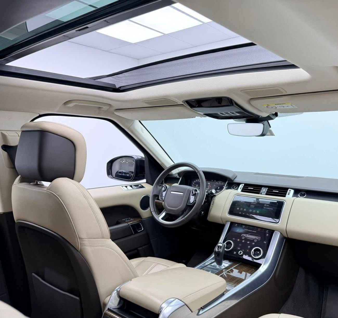 Land Rover Range Rover Sport HSE DYNAMIC 2020 Range Rover Sport HSE Dynamic, Warranty, Service History, GCC Specs.