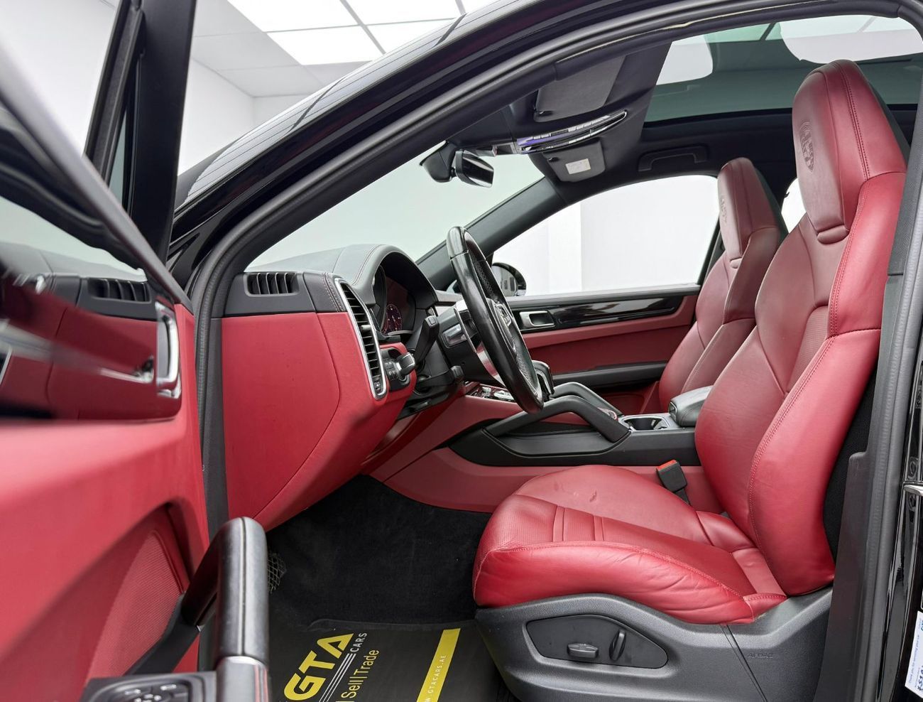 Porsche Cayenne Base Coupe 2022 Porsche Cayenne Coupe, 2025 Porsche Warranty, Full Porsche Service History, GCC